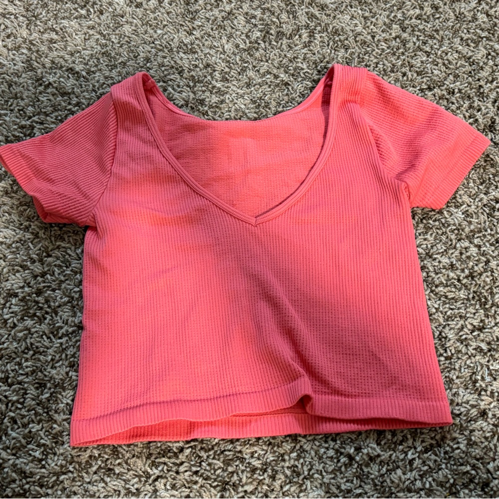 aeropostale cropped short sleeve size XS!:)